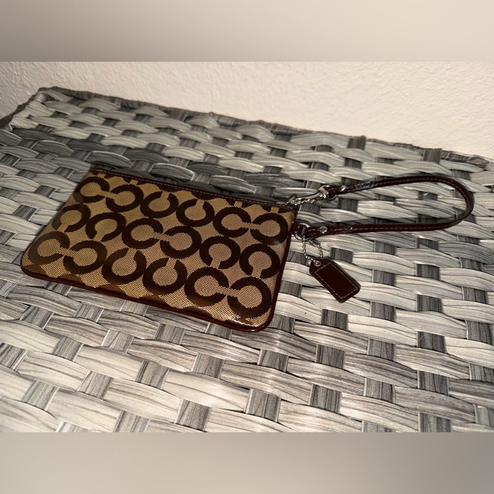 Coach Signature C Jacquard Wristlet Clutch Brown Tan Leather Trim - Picture 3 of 14